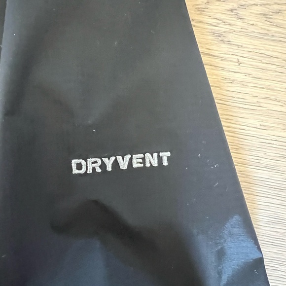 The North Face Women's Alta Vista Rain Jacket - Picture 2 of 3